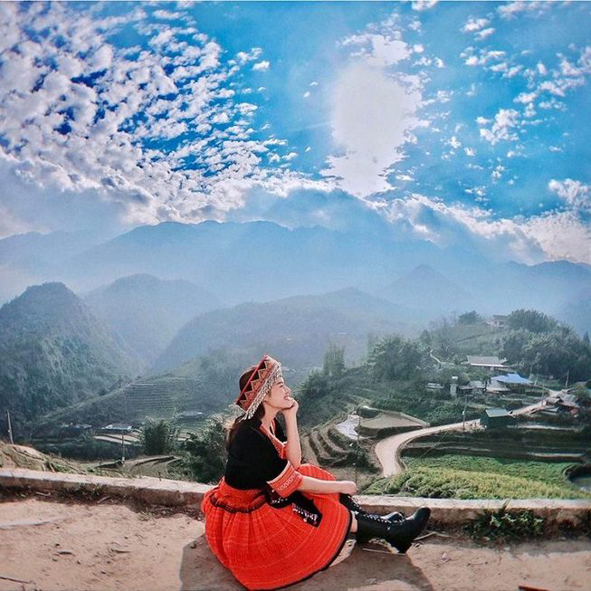 Hóa cô gái H'Mông check-in bản Cát Cát, ngắm cảnh núi vờn mây, có thác nước đẹp như tranh - Ảnh 7.