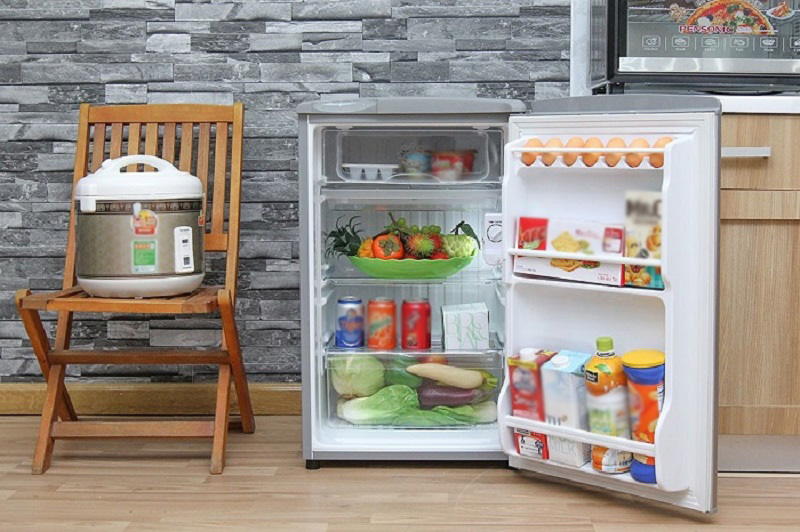 Tủ lạnh mini giá rẻ cho sinh viên, tiết kiệm điện đáng tiền mua - Ảnh 7.