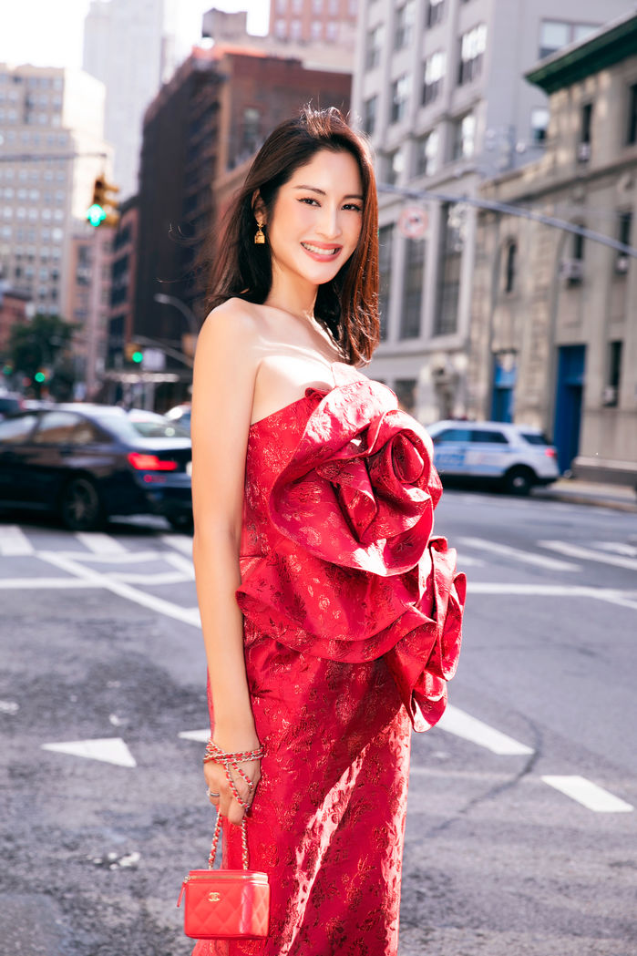 Hoa hậu Ngọc Châu hội ngộ Miss Universe 2022 tại show thời trang của NTK Việt ở New York - Ảnh 11.