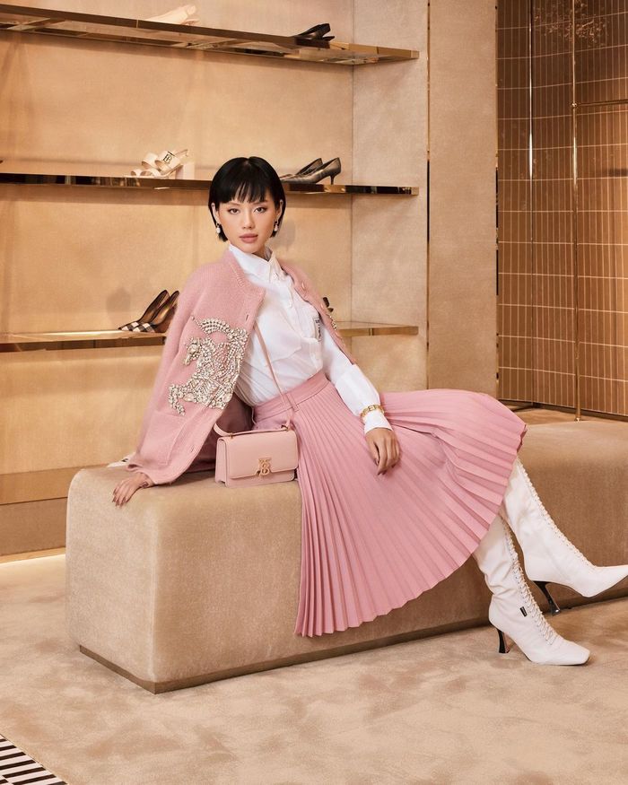 Bộ sưu tập giày hiệu của &quot;Cô Em Trendy&quot; Khánh Linh: Đôi rẻ cũng 15 triệu đồng - Ảnh 3.
