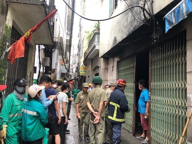Phó Thủ tướng Trần Lưu Quang đến hiện trường chỉ đạo khắc phục hậu quả Vụ cháy chung cư mini ở Thanh Xuân - Ảnh 6.