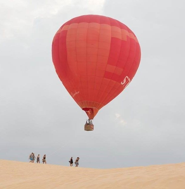 Trải nghiệm bay khinh khí cầu tại Mũi Né, ngắm trọn thành phố từ trên cao - Ảnh 2.