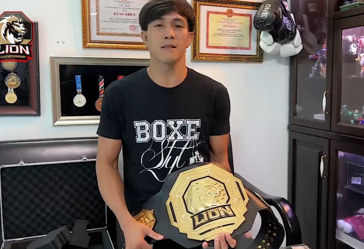 9月17日夜の燃えるようなスポーツニュース：タン・トゥイと日本のクラブがクイーンズカップで優勝した。 グエン・チャン・ズイ・ニャットが突然チャンピオンベルトを返還した - 写真3。