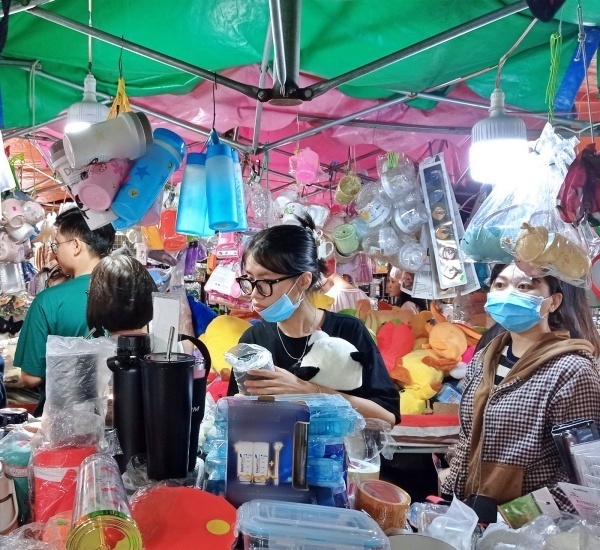 Tân sinh viên mới đến thành phố thấy gì cũng muốn mua, mới một tuần đã tiêu hết 3 triệu  - Ảnh 2.