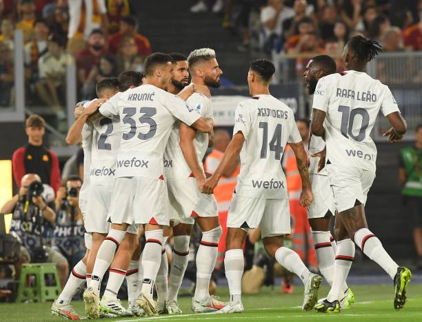 Đánh bại chủ nhà AS Roma, Milan nối dài mạch thắng ở Serie A