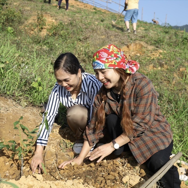 Cô gái chăn trâu nhận học bổng du học Đức, tốt nghiệp xong quay về bản làng khởi nghiệp - Ảnh 6.