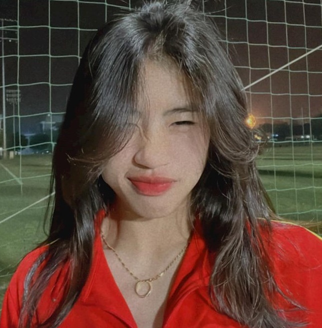 Hot girl Thanh Nhã sinh nhật tuổi 22 đẹp trong sáng, hút hồn, là tương lai bóng đá nữ Việt Nam - Ảnh 3.
