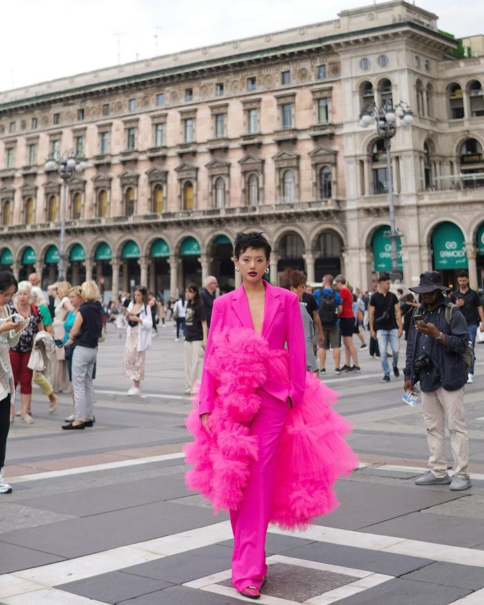 Sao Việt dự Fashion Week: &quot;Cô Em Trendy&quot; khiến giới mộ điệu trầm trồ - Ảnh 4.