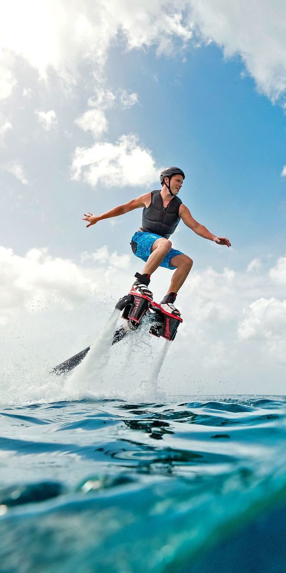 Ghé Nha Trang thử sức trò chơi mạo hiểm flyboard, trải nghiệm cảm giác bay trên mặt nước - Ảnh 2.
