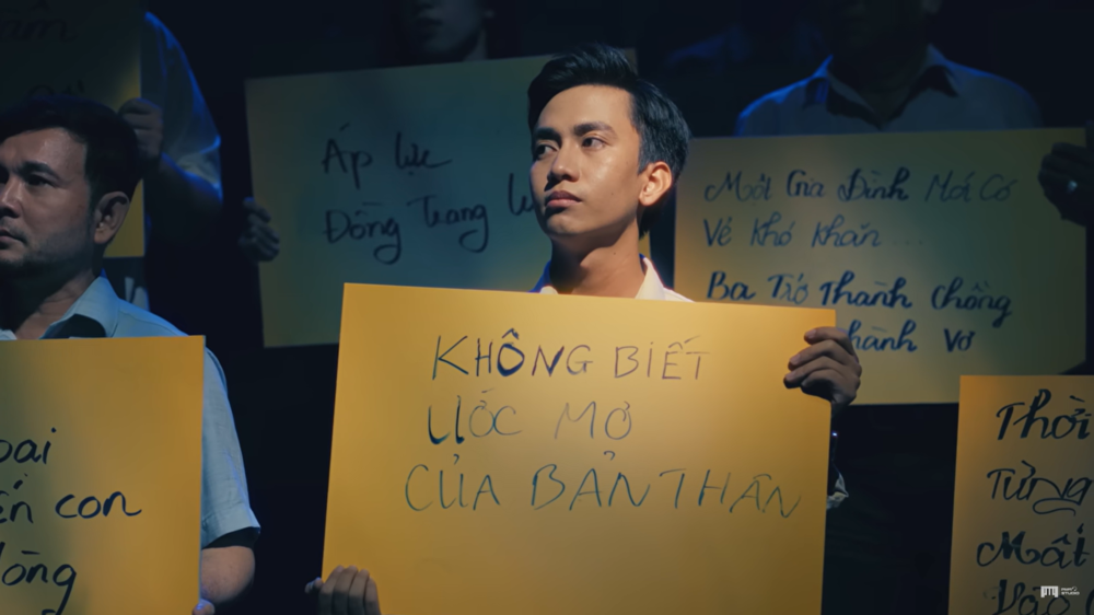 Ấn tượng với thông điệp ý nghĩa trong MV Tết của Phan Mạnh Quỳnh và Danisa - Ảnh 2.
