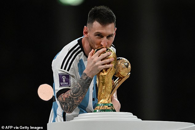 Lý do thực sự khiến Messi không thể thực hiện lễ vinh danh vô địch World Cup trên sân của PSG - Ảnh 2.