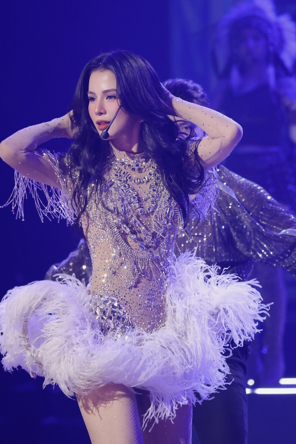 Diệp Lâm Anh vào chặng cuối Chị đẹp, visual đỉnh cao, vũ đạo “10 điểm không có nhưng” - Ảnh 1.