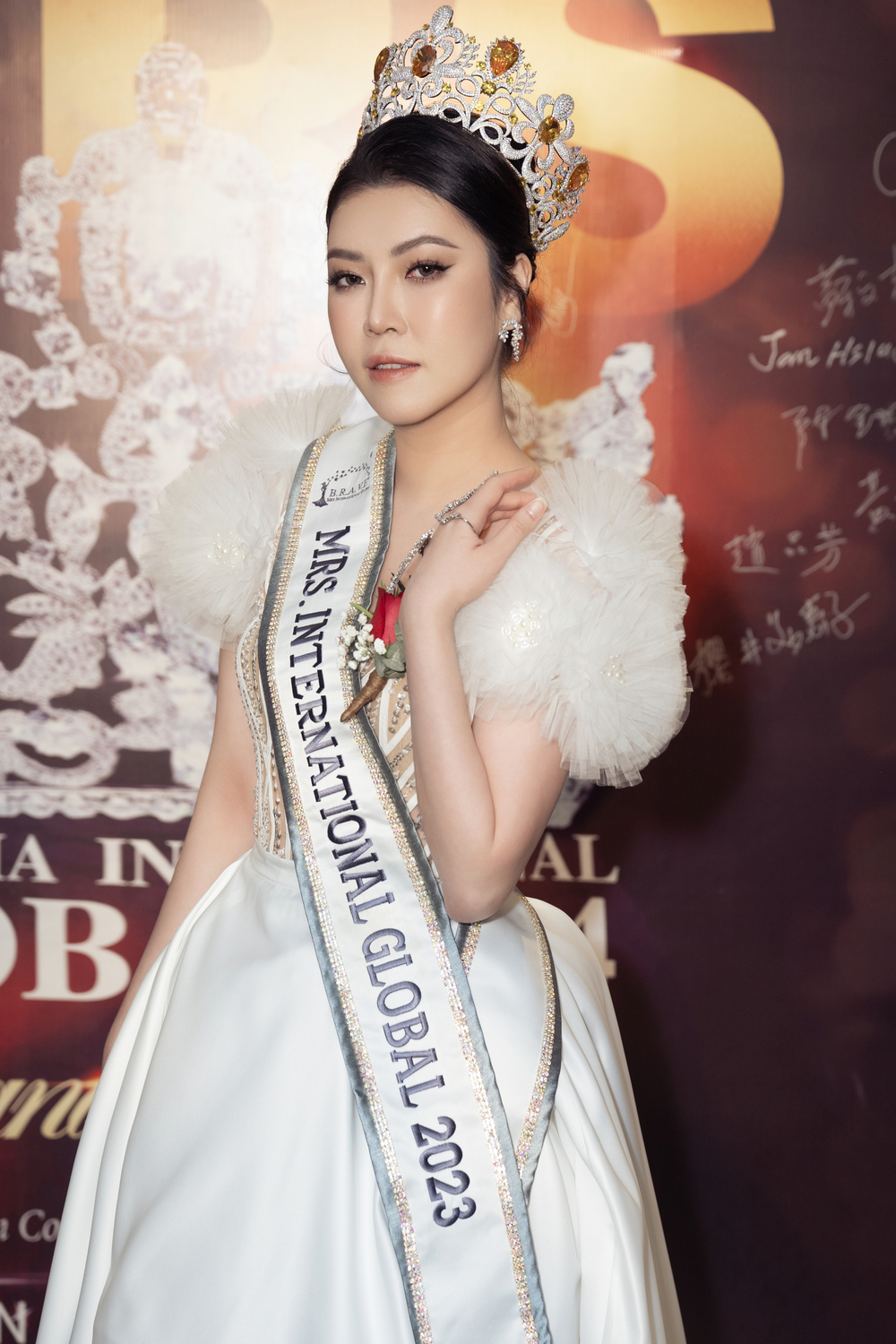 Hoa hậu Trần Hà Trâm Anh, CEO Vũ Thái “xuất khẩu” đầu năm sang Mã Lai để chấm thi - Ảnh 1.