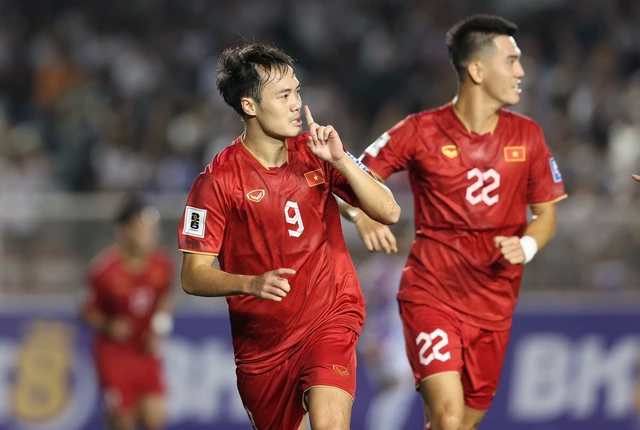 Tin nóng bóng đá Việt 27/2: Việt Nam có bản quyền truyền hình trận gặp Indonesia, Bùi Tiến Dũng bị treo giò - Ảnh 2.