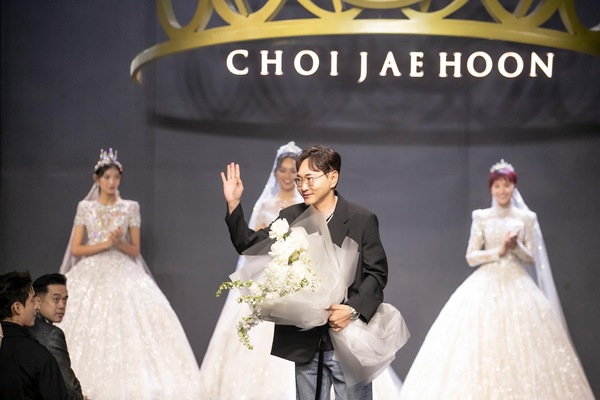 Show diễn váy cưới được mong chờ nhất năm 2024 của thương hiệu Choi Jae Hoon tại Việt Nam - Ảnh 2.