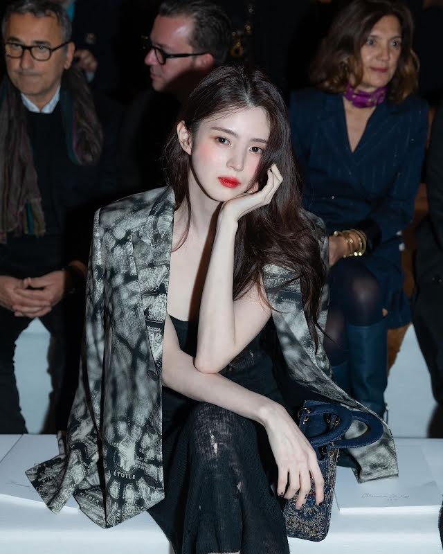 'Mê mẩn' những hình ảnh chưa được công bố của Han So Hee tại Tuần lễ thời trang Paris - Ảnh 8.