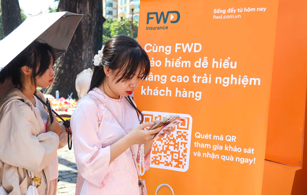 Sức hút của “FWD Box Sống Đầy” thu hút đông đảo người dân TP.HCM - Ảnh 4.