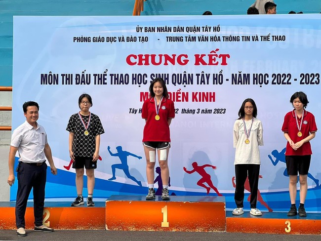 Con gái 16 tuổi nhan sắc nổi bật, năng khiếu thể thao của cựu 'hoa khôi bóng chuyền' Kim Huệ - Ảnh 7.