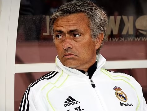 Mourinho tiết lộ hai hối tiếc lớn nhất trong sự nghiệp, bao gồm việc tái hợp Chelsea và CLB 'đáng lẽ nên rời đi ngay lập tức' - Ảnh 2.