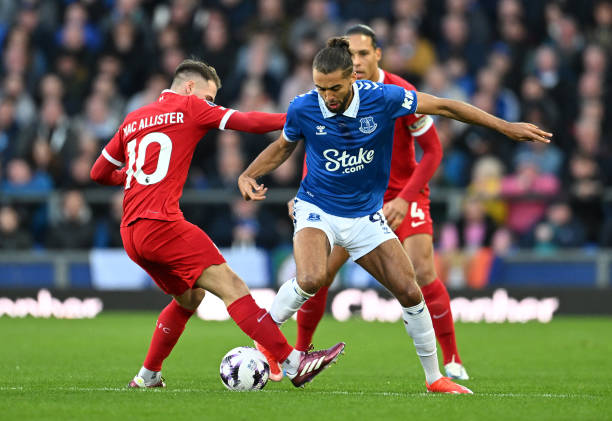 Hoãn Derby Merseyside vì siêu bão Darragh