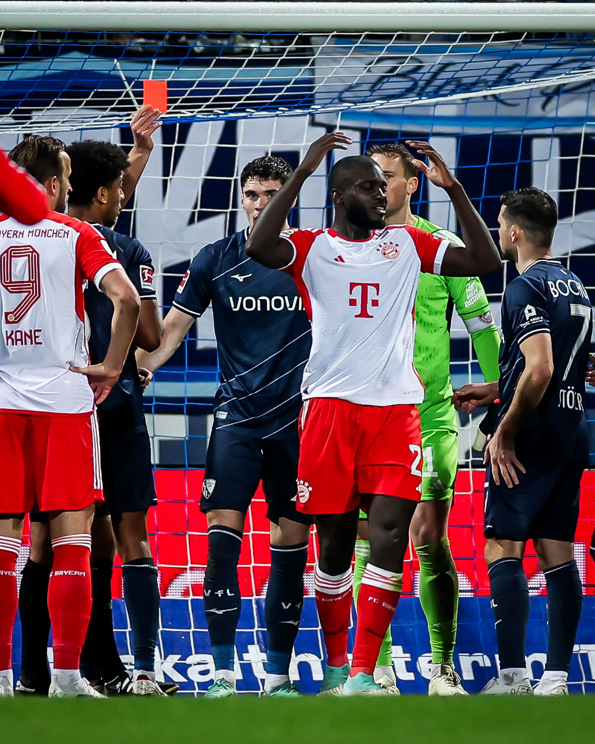 Bayern Munich bị đánh bại trong trận đấu thứ ba liên tiếp - Ảnh 7.