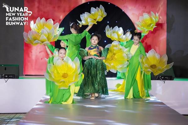Dory Như xuất hiện trong vai trò First Face tại Lunar New Year Runway 2024  - Ảnh 9.