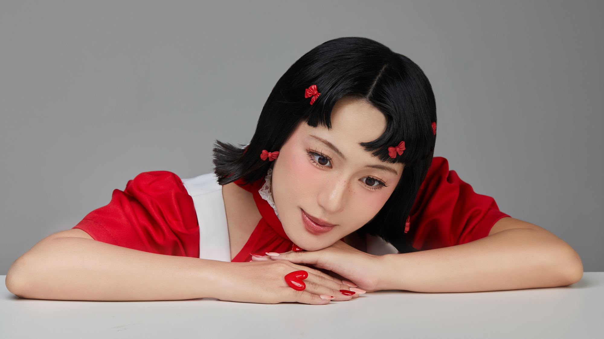 Tân binh 2k chung công ty Chi Pu chính thức debut, mang trò chơi dân gian vào album đầu tay