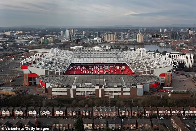 Sir Jim Ratcliffe muốn Old Trafford trở thành 'Wembley của phía Bắc' - Ảnh 2.