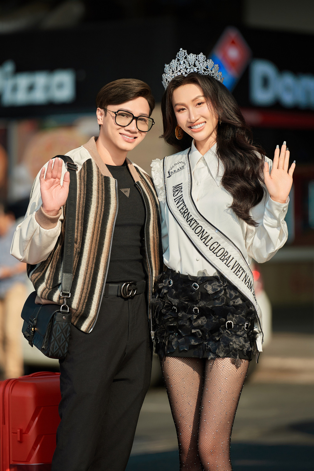 Trần Huyền Trang hóa nữ tổng tài, mang 100kg hành lý đi thi Mrs International Global 2024 - Ảnh 6.