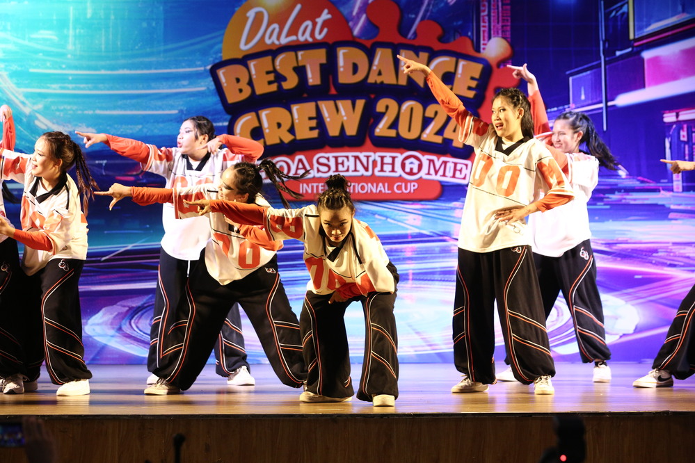 Biên đạo Huỳnh Mến trở lại với Dalat Best Dance Crew - Hoa Sen Home International Cup 2024 - Ảnh 4.