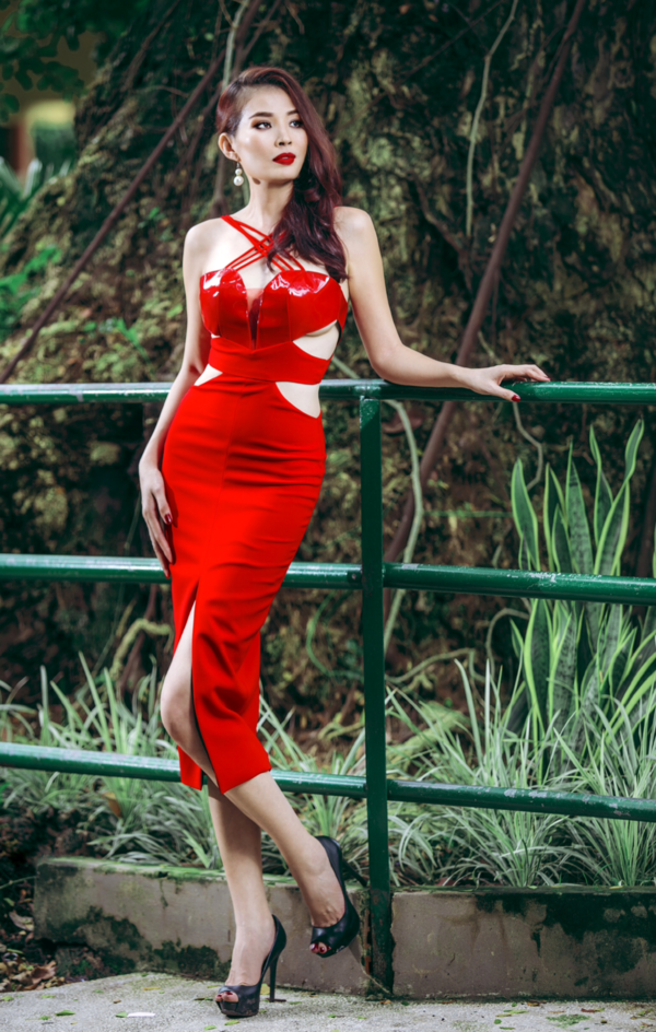 Hoa hậu Diễm Kyly lần đầu chơi lớn: diện váy đỏ khoe 3 vòng quyến rũ  - Ảnh 3.