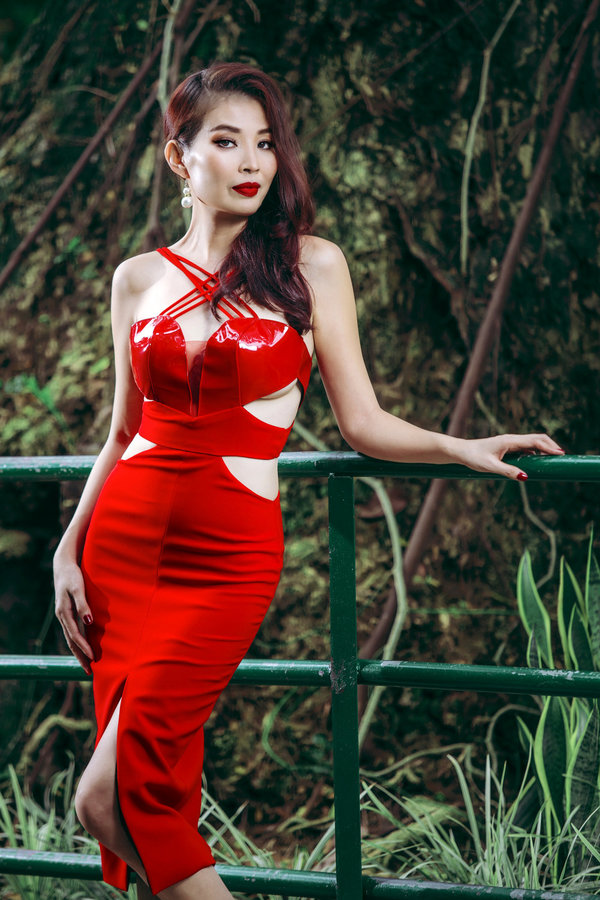 Hoa hậu Diễm Kyly lần đầu chơi lớn: diện váy đỏ khoe 3 vòng quyến rũ  - Ảnh 12.