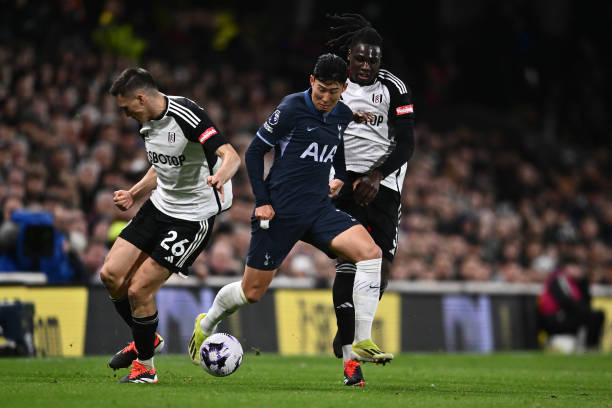 Tottenham thảm bại 0-3 trước Fulham ở vòng 29 Ngoại hạng Anh