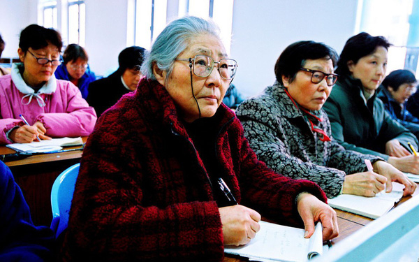 Bùng nổ dịch vụ dạy học cho người cao tuổi ở Trung Quốc - Ảnh 1.