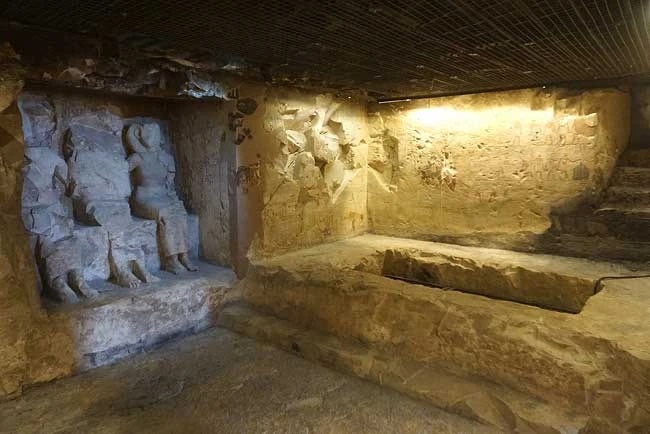 Ai Cập phát hiện lăng mộ cổ với bài trí độc đáo - Ảnh 1.