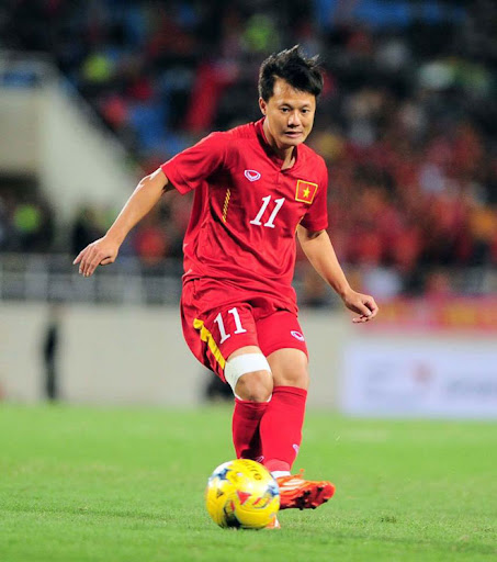 Quang Hải đứng lặng lẽ sau trận đấu với Indonesia - Ảnh 4.