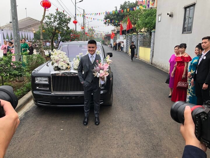 Quang Hải chọn siêu xe 16 tỷ 'rước nàng về dinh' khiến người hâm mộ trầm trồ - Ảnh 5.