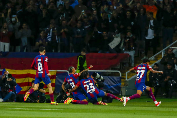 PSG thắng ngược Barcelona để vào bán kết Cúp C1 trong ‘cơn mưa’ thẻ phạt, cả Xavi và học trò đều bị thẻ đỏ - Ảnh 2.