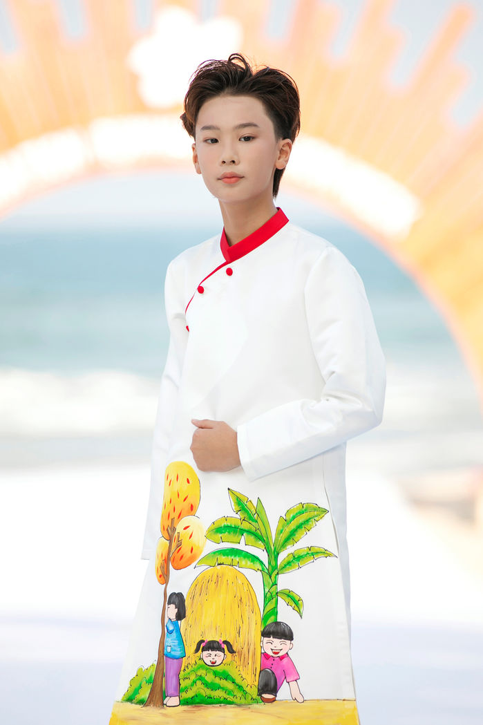 MC nhí Tuấn Kiệt đảm nhận 2 vai trò tại Destination Runway Fashion Week - Ảnh 3.