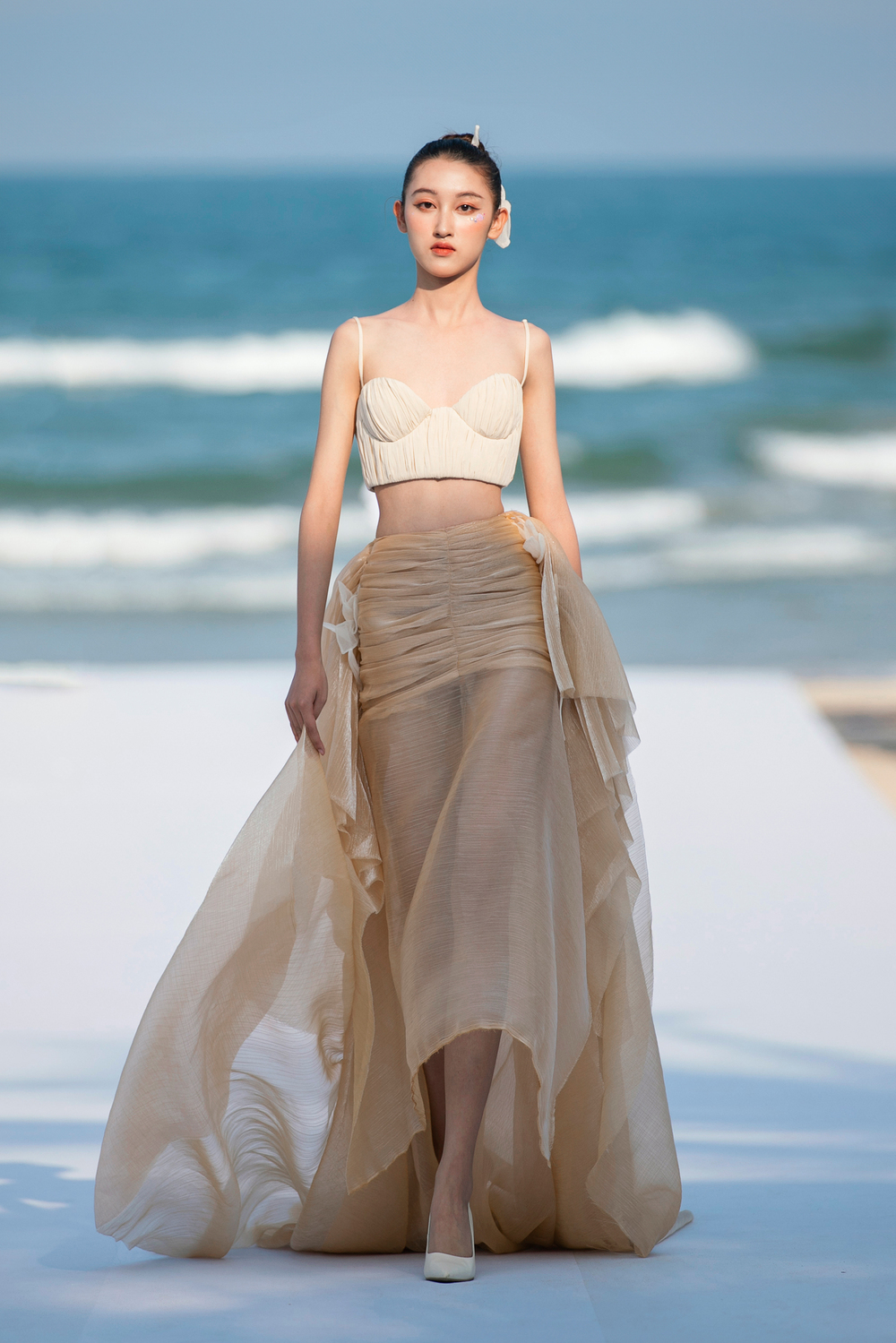 Model Kiều Thu Quyên tỏa sáng với vị trí First Face trong Destination Runway Fashion Week 2024 - Ảnh 4.