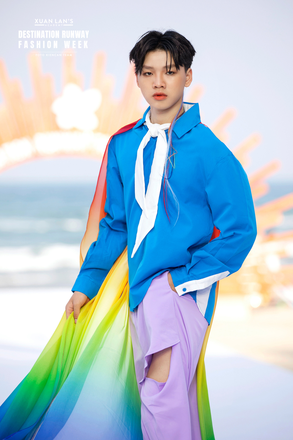 Model Teen Nhật Lâm mang đến Destination Runway Fashion Week 2024 hình ảnh &quot;Chiến Binh Mặt Trời&quot; - Ảnh 1.