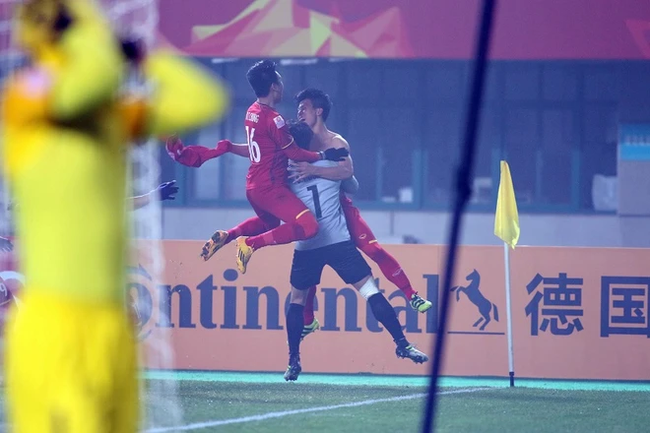 U23 Việt Nam giành chiến thắng lịch sử trước U23 Iraq, được AFC và truyền thông quốc tế khen ngợi - Ảnh 3.