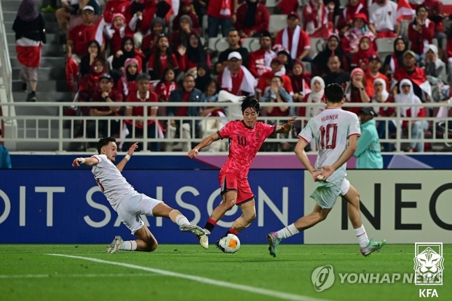 Truyền thông Hàn Quốc sốc khi đội nhà thua U23 Indonesia, ca ngợi 'phép màu Shin Tae Yong' - Ảnh 2.