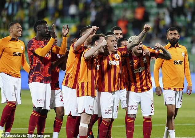 Độc lạ bóng đá Thổ Nhĩ Kỳ: Galatasaray vô địch chỉ sau 1 phút thi đấu - Ảnh 3.