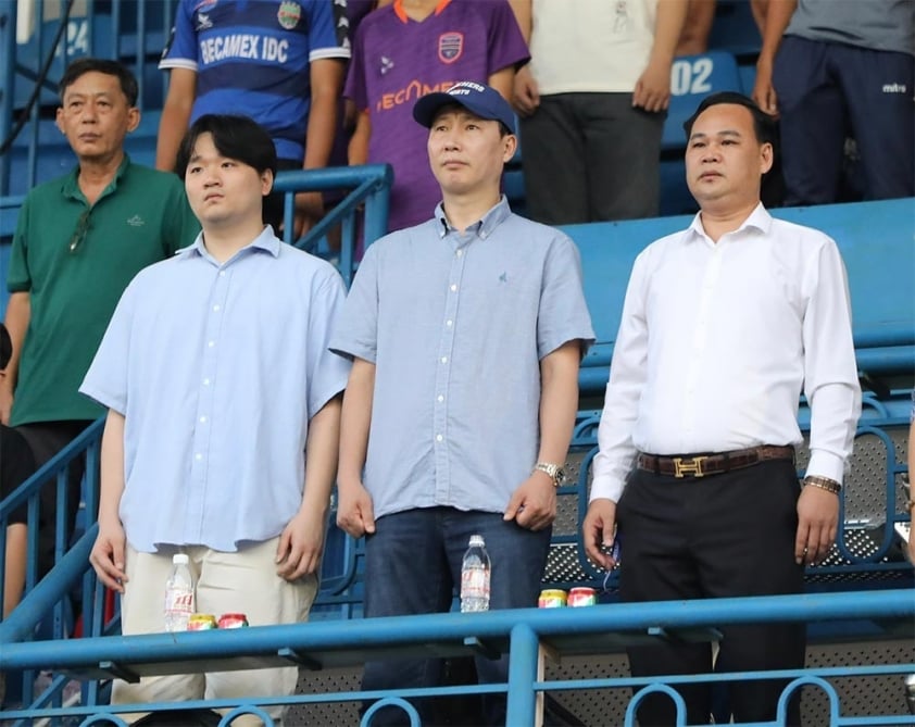 HLV Kim Sang Sik bất ngờ 'chấm' ngoại binh nhập tịch có tên thuần Việt nhất V-League - Ảnh 2.