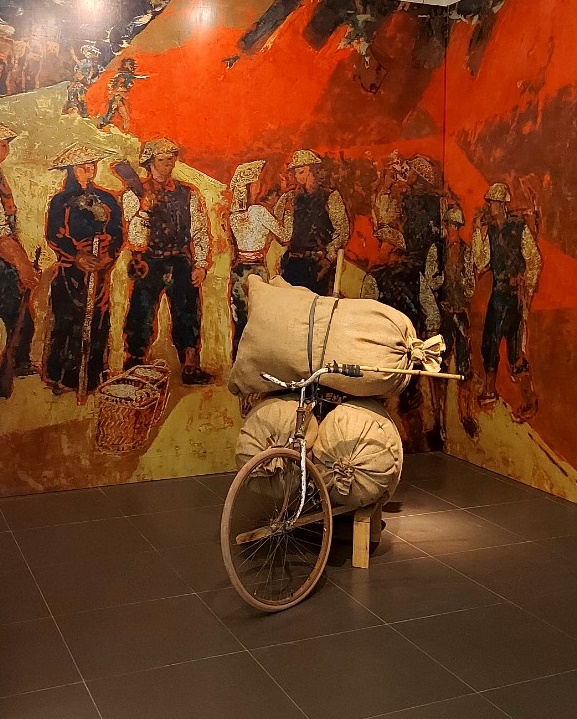 Nhà điêu khắc Lưu Danh Thanh: 'Cả nước ra trận' từ chiếc xe đạp thồ - Ảnh 2.