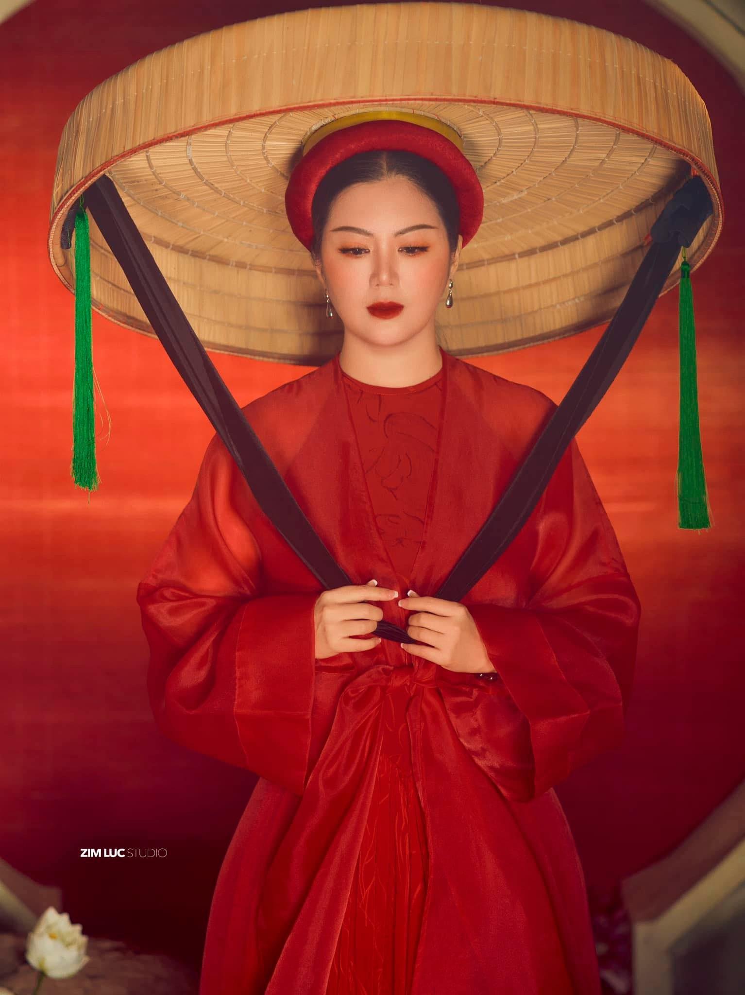 Ca sĩ Đinh Hiền Anh và tình yêu đặc biệt với trang phục truyền thống Việt  - Ảnh 9.