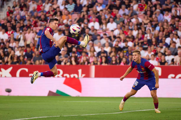 Kết quả bóng đá hôm nay: Lewandowski ghi bàn, Barcelona kết thúc mùa giải với chiến thắng - Ảnh 2.