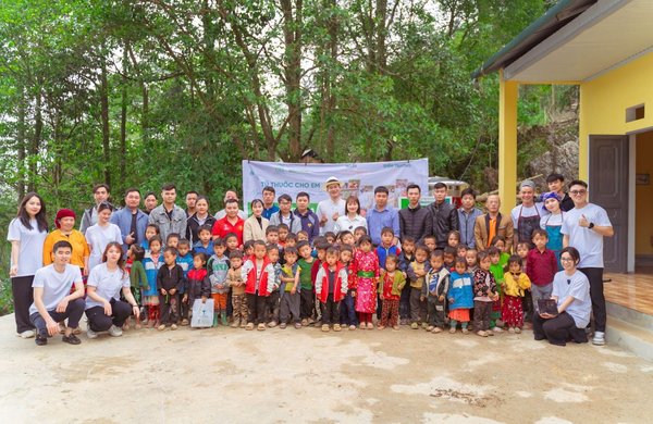 &quot;Tủ Thuốc Cho Em&quot; - Ước mơ mang hàng ngàn tủ thuốc đến với trẻ em vùng cao - Ảnh 1.