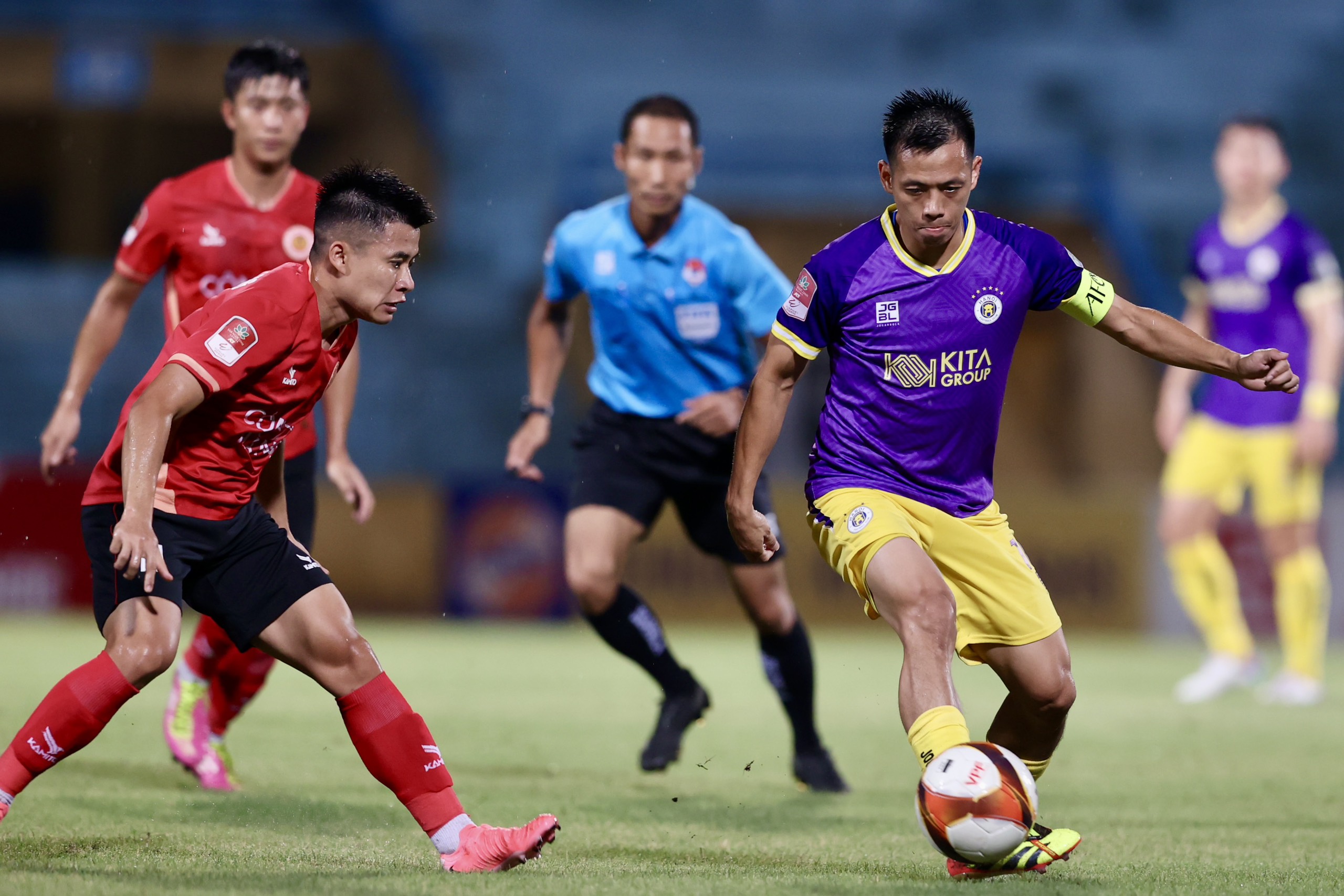 Tin nóng bóng đá Việt 17/6: CLB Hà Nội không từ bỏ cuộc đua vô địch, Văn Lâm trở lại ở vòng 24 V-League - Ảnh 2.